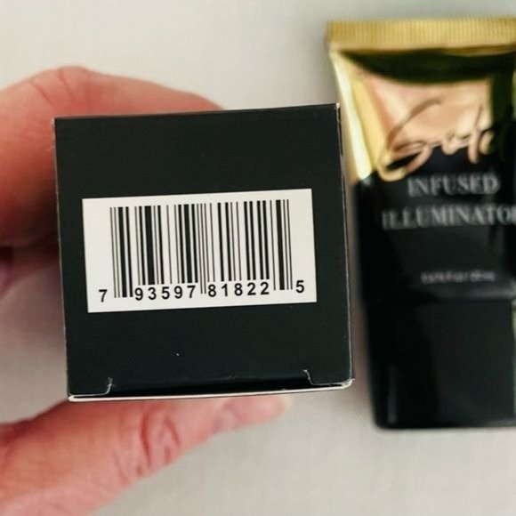 Billion Dollar Beauty Gold Illuminator Sz .67 fl oz Hydrating Makeup Enhancement - Picture 3 of 11